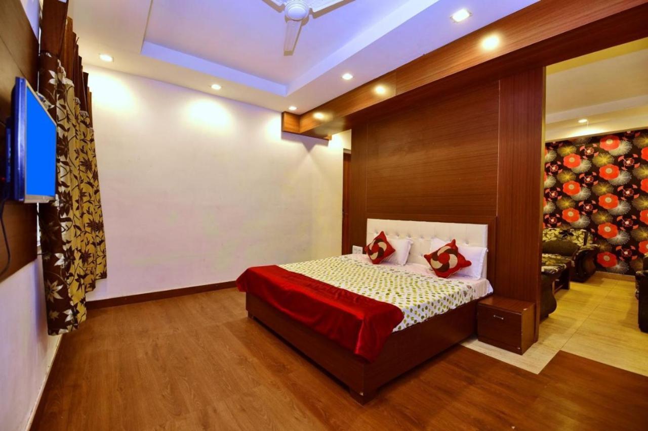 Kartikay Hotel Hisār Екстериор снимка