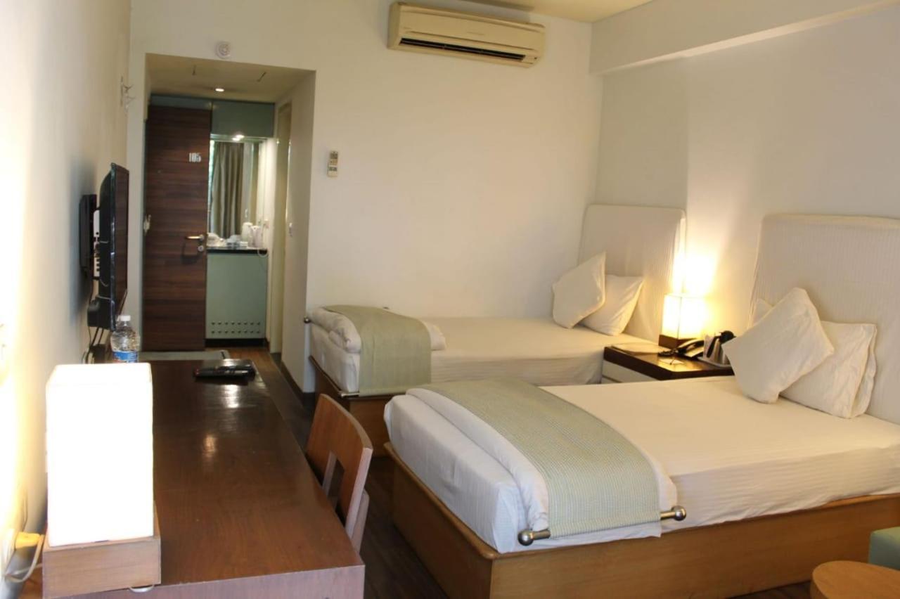 Kartikay Hotel Hisār Екстериор снимка