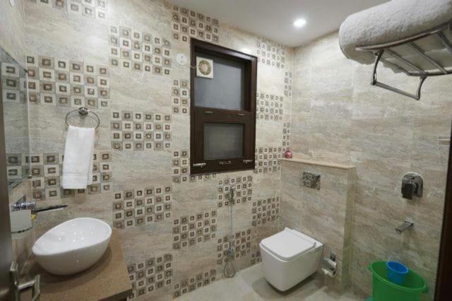 Kartikay Hotel Hisār Екстериор снимка