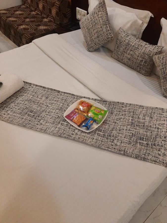 Kartikay Hotel Hisār Екстериор снимка