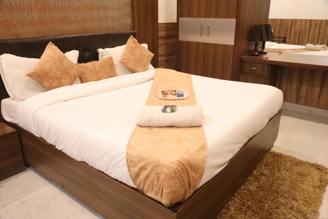 Kartikay Hotel Hisār Екстериор снимка